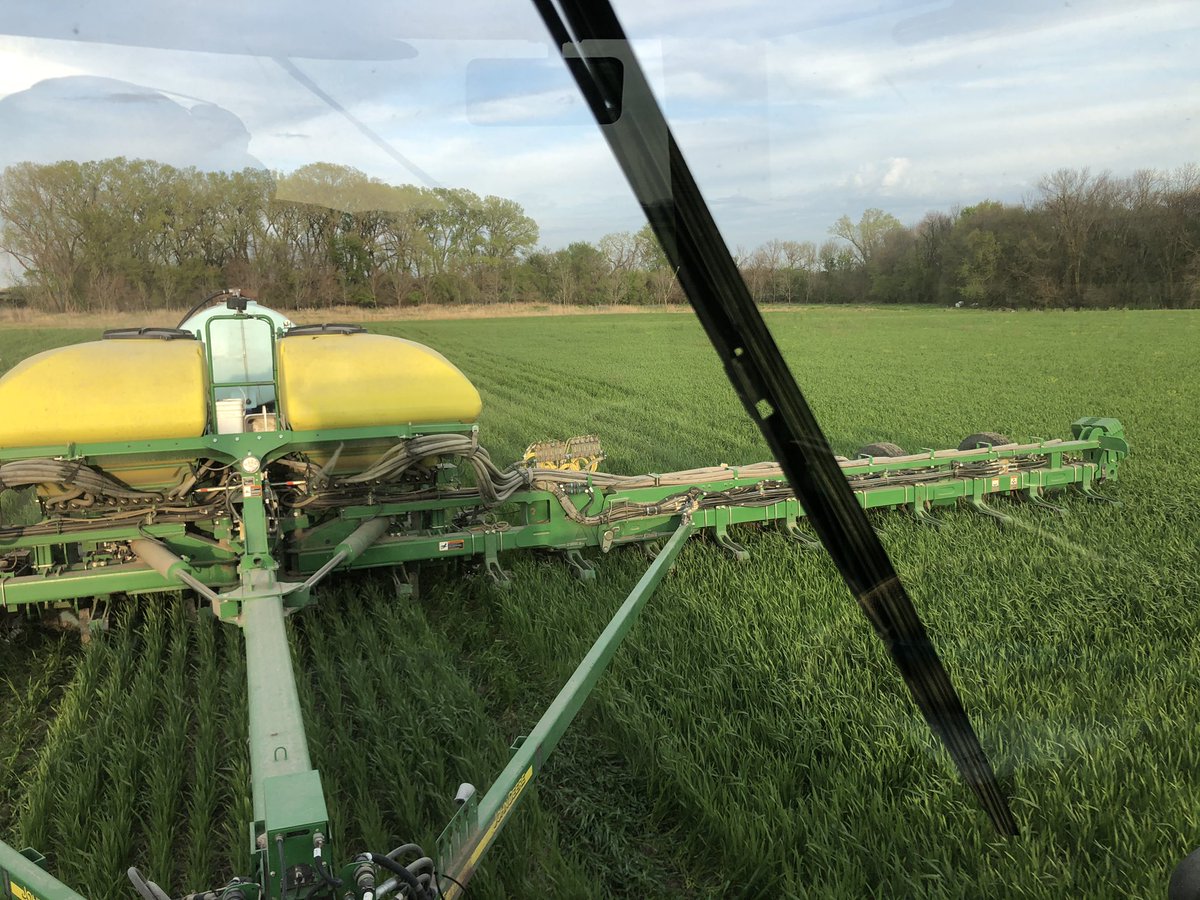 Andrewlee1814's tweet image. #Corn planting 2020
2 pro box’s down 8 to go
#Cropland and  #Ohlde Seed