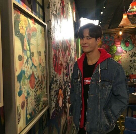 kpopbkm's tweet photo. He is sooooooo cute...🥺💗 boyfriend material 😌 https://t.co/NLtezHxgwt