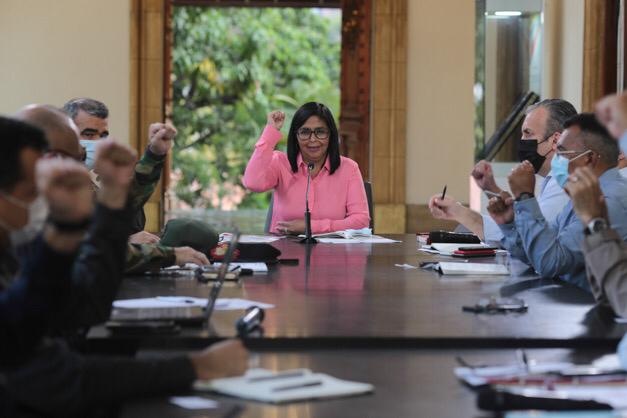 ViceVenezuela's tweet photo. #AsíLoDijo || Vicepdta. Ejecutiva @drodriven2: Nosotros apoyamos las acciones que el fiscal General de República, @TarekWiliamSaab, está emprendiendo; todas las instituciones del Estado venezolano al servicio de la protección de la población, sin ningún tipo de distingo. https://t.co/0X9aHS974G