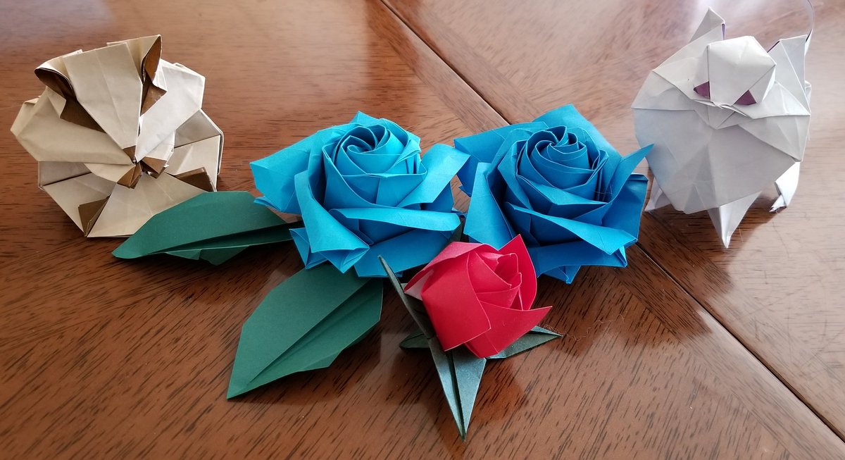 1枚の紙から作るバラの折り紙