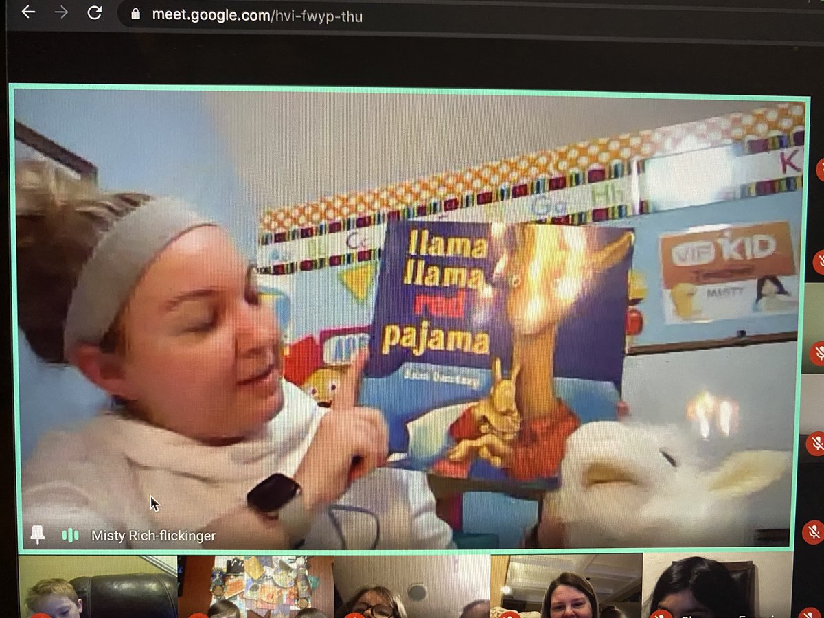 NatcherLibrary's tweet photo. Thanks Mrs. Flickinger for sharing Llama, Llama Red Pajama for night time story time tonight. I LOVE this sweet story! Sweet Dreams Jaguars! 🧡💙 #teamkentucky #togetherky #heathyathome https://t.co/f9vUU4078v