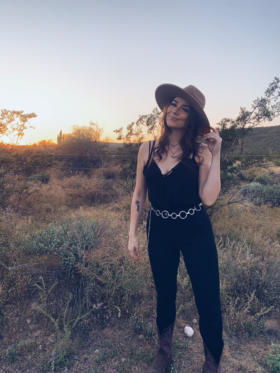 lil_gstebs's tweet photo. 💛🧡🖤 https://t.co/HUYTybLYFY
