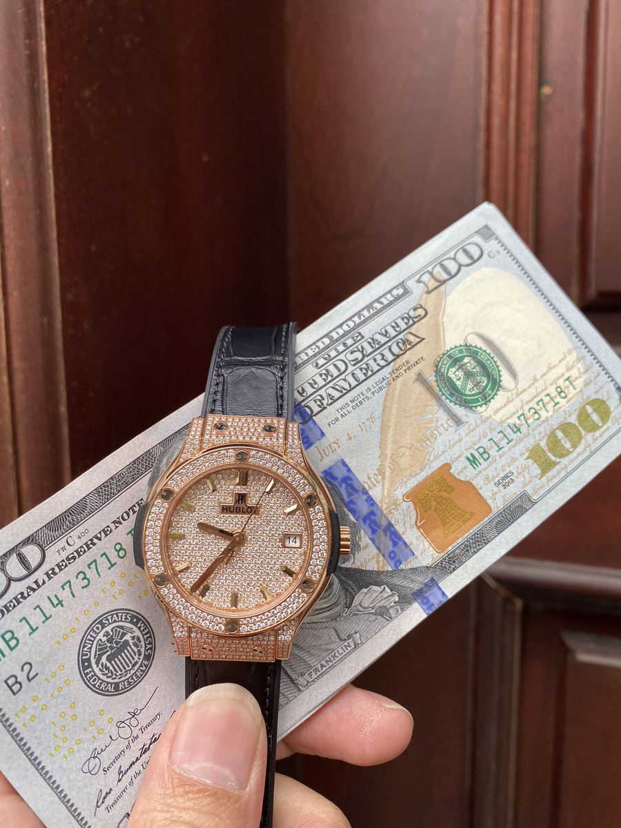 VuLuxury_Com's tweet photo. 🌞 Cần cù bù thông minh
🔔 Chăm chỉ làm việc mong kết quả tốt
🇻🇳  Hublot Classic Fusion King Gold Full Pavé 38mm 
Tình trạng : Mới tinh 100%
✅Mode : https://t.co/PD26Go4295.1704
👉 Giá hãng : 48,900$
✌Tôi bán triết khấu : ~ 34,000$
💯 Tiết kiệm : 15,000$ https://t.co/tfWozYKKoz