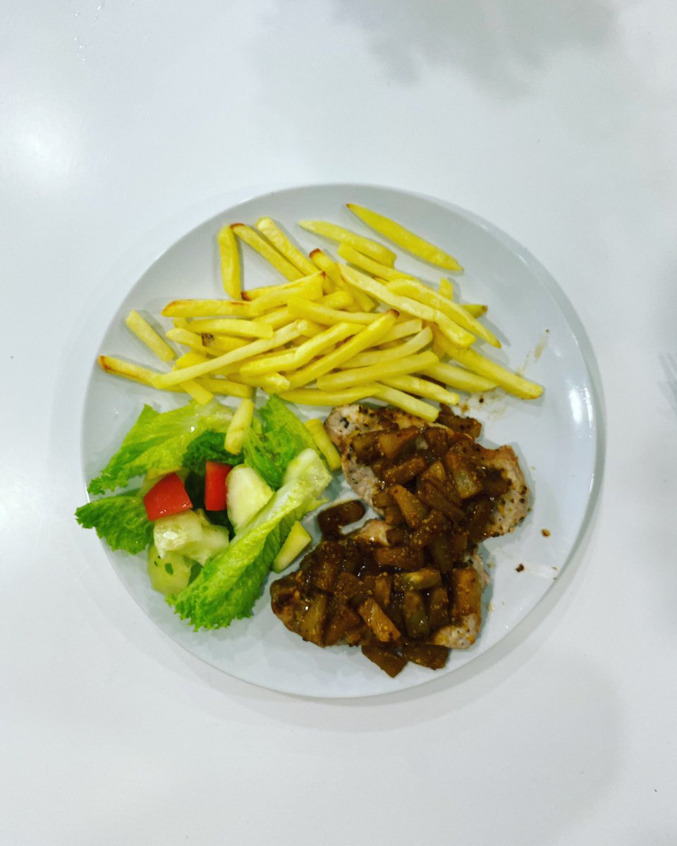 newyorkcityeats's tweet photo. What are you eating while u watch the concert?
#OneWorldTogetherAtHome #LadyGaga #COVIDIOTS #newyorklockdown https://t.co/0e5BuZFUlE
