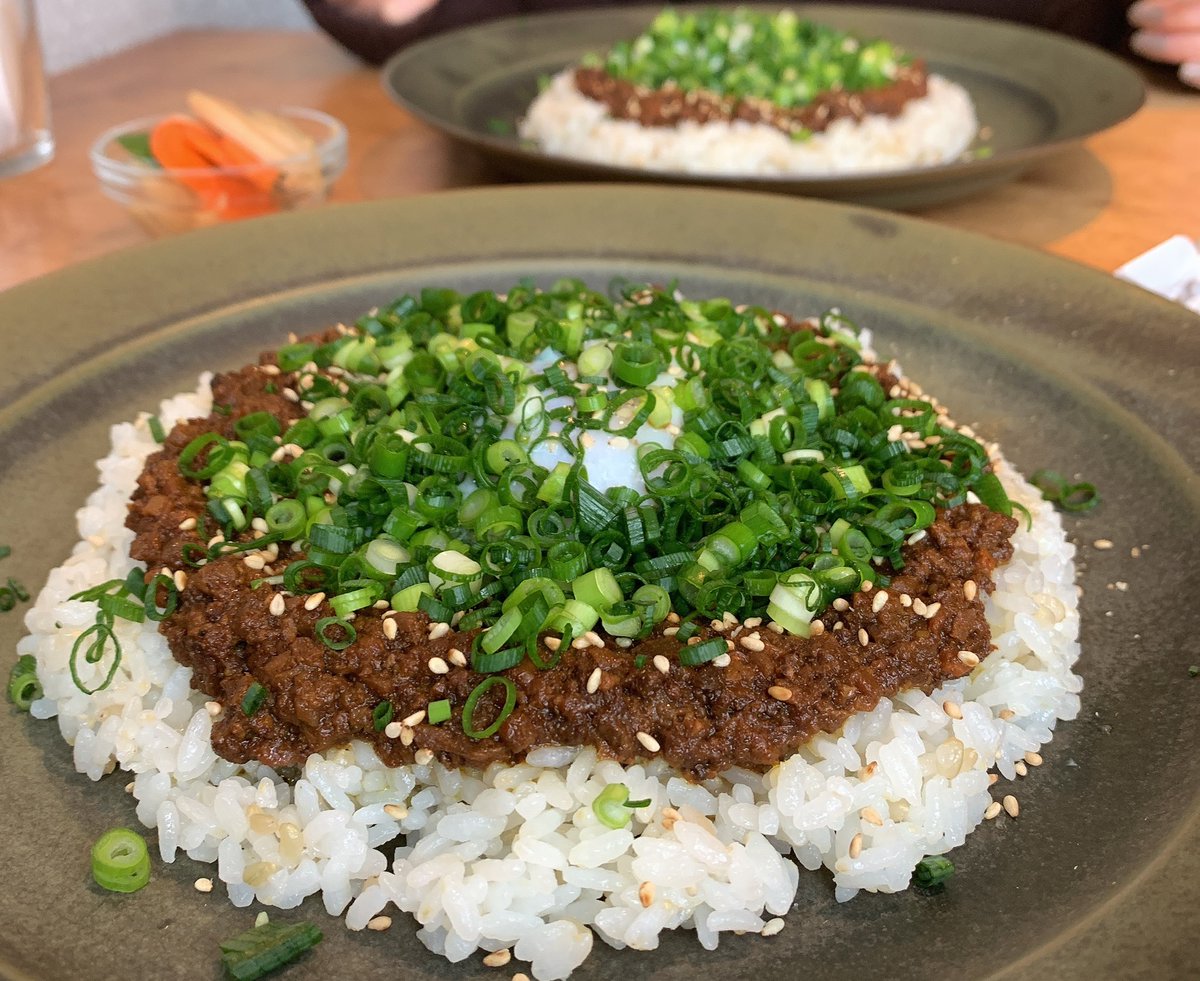 loloewololo2's tweet photo. まじでこの世の全てのカレー好きに教えてあげたいんだが二子玉川の【オクシモロン】には全ての人間を虜にする禁断の和風キーマカリーがある。
これが温泉卵をとろっと混ぜて超絶美味いからぜひ全国のカレー好き、カレーを愛する者たち、カレーを憎む者たち、全てのカレー関係者に伝われ！ https://t.co/gIJ2eEEuZj