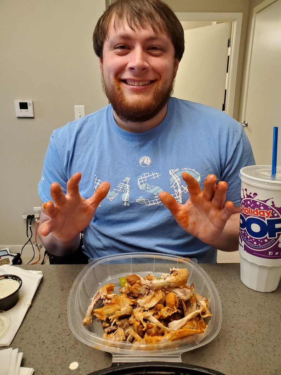 Support Local Business Saturday: <a href="/RayJsNE/">Ray J's Northeast</a> for dinner tonight! Delicious wings and cheese curds but just the slightest bit messy 😬