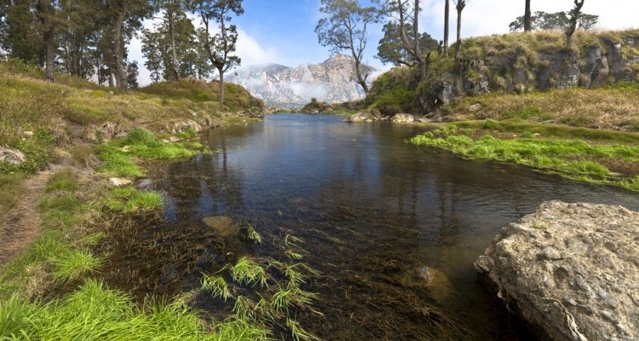 gogonesia's tweet photo. UNESCO  telah menetapkan kawasan Gunung Rinjani sebagai anggota UNESCO Global Geopark pada April 2018 lalu dan menjadi salah satu gunung favorit para pendaki lokal maupun mancanegara https://t.co/uRqpjVO1LE

#trekkingrinjani #gunungrinjani #rinjani https://t.co/q1kooHyG3l