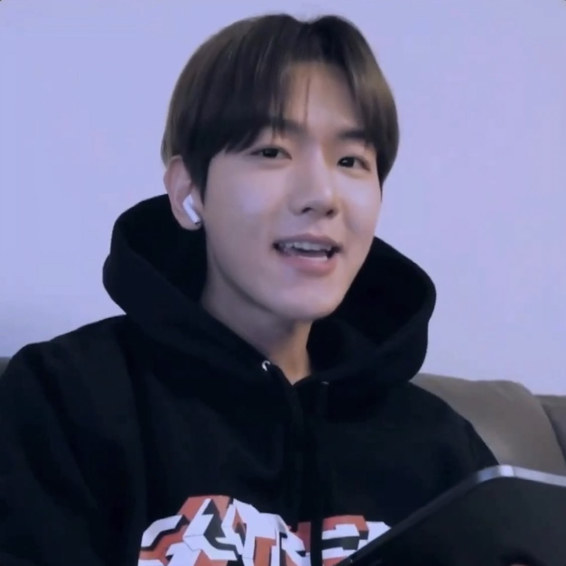 bestofbyunbaek's tweet photo. 난 백현이 너어어어어~~무 좋아 🥺😭💘 https://t.co/A4HLPXtvcL