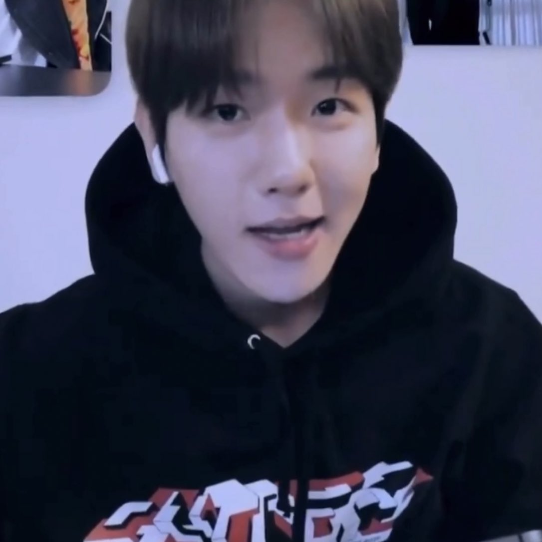 bestofbyunbaek's tweet photo. 난 백현이 너어어어어~~무 좋아 🥺😭💘 https://t.co/A4HLPXtvcL