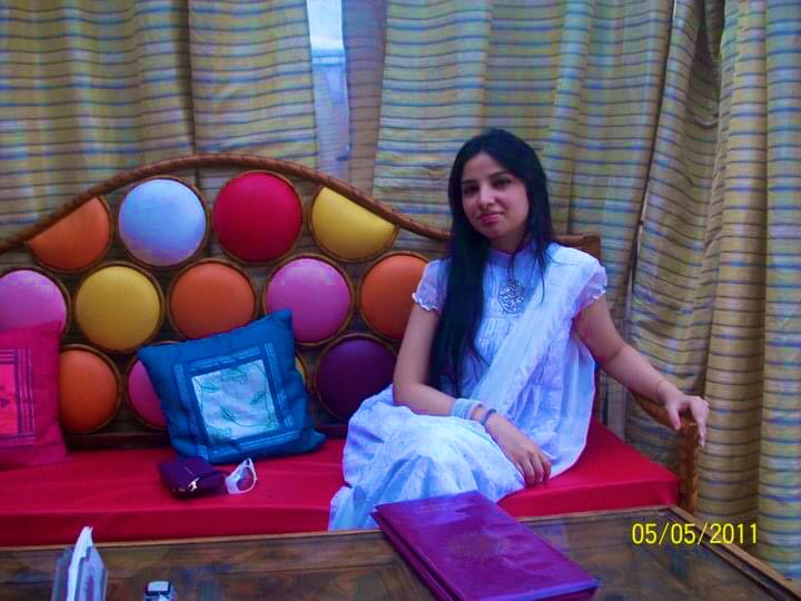 neelumshake's tweet photo. #MeAt20 #9yearsback https://t.co/UJ2FPan0U7