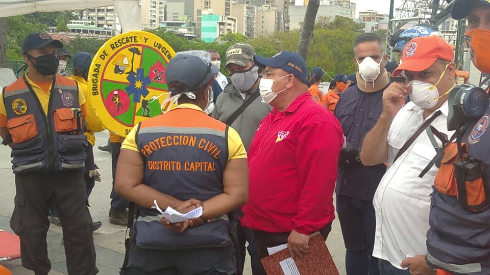 📸#EnFoto | Así se desarrolló la muestra del cuerpo de voluntariados de <a href="/PCCAPITAL/">Protección civil Gobierno de Caracas</a> en El arco de la Federación del Calvario, activando las agrupaciones dedicadas a garantizar la protección del pueblo en caso de cualquier emergencia.

#YoApoyoLaCuarentena