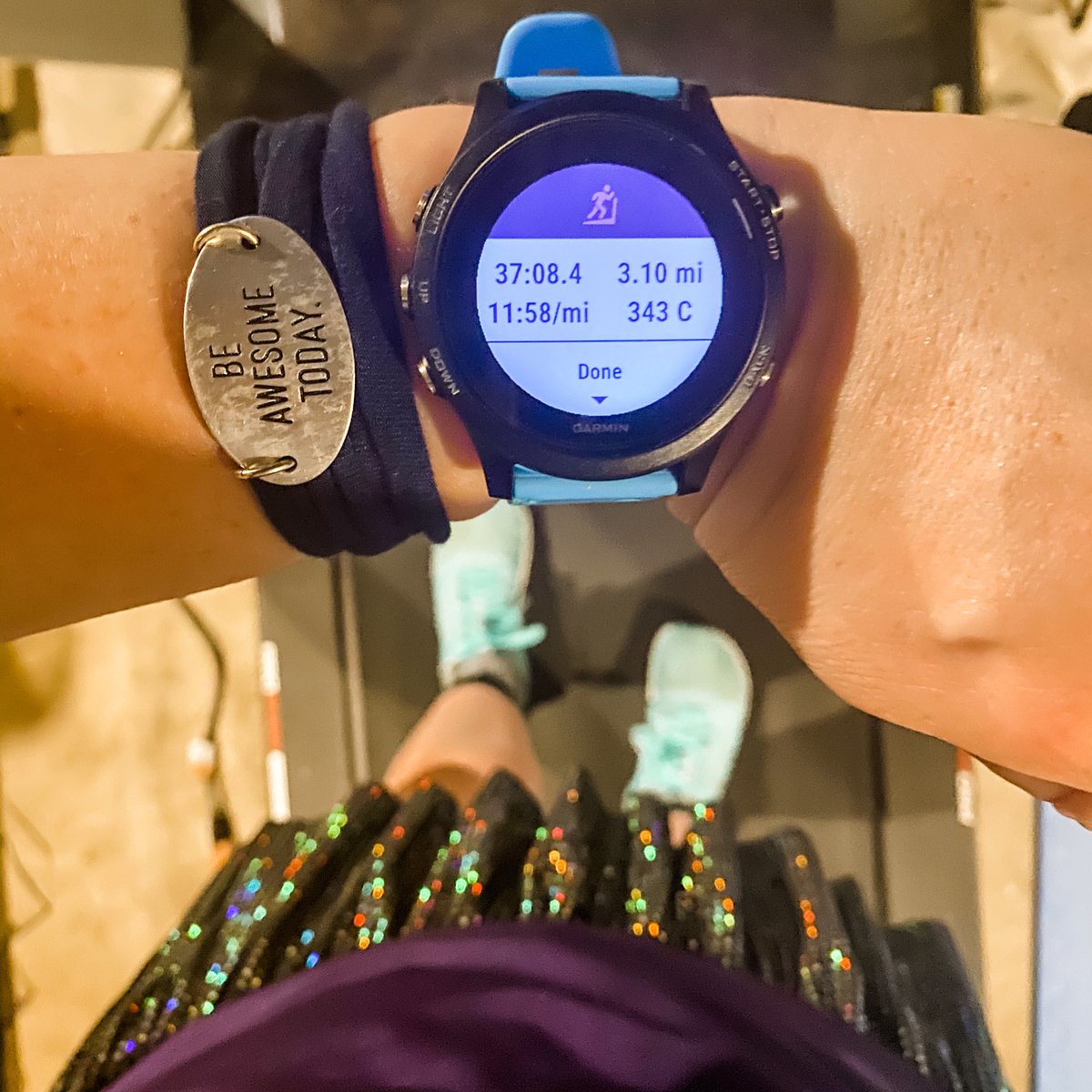 HeatherRuns13_1's tweet photo. Got my miles in for my at home #starwars5k. Speedy for me! Love seeing some progress. #rivalrunweekend #teamsparkle #oisellevolée #shokzstar #trdfunrun https://t.co/P5MEdhOR4h