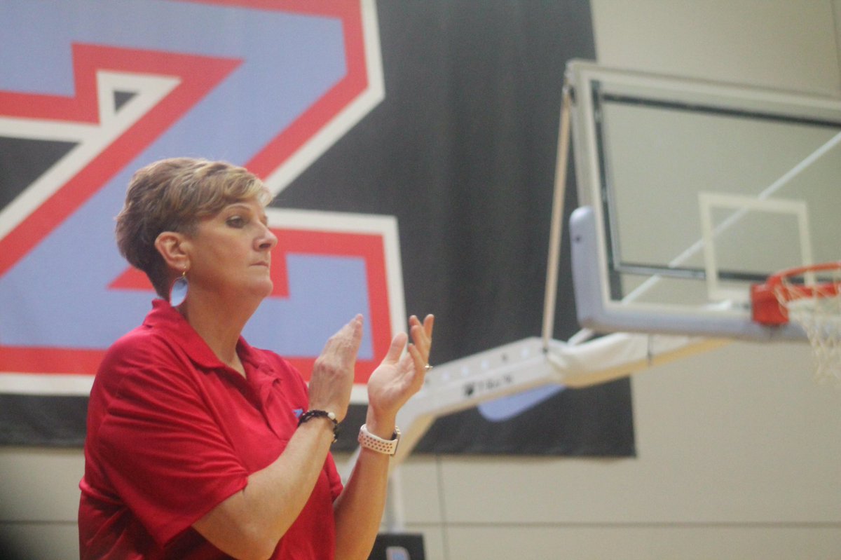 We are proud to announce that our new Volleyball Coach is Janie Tidwell. We are excited to welcome our newest Eagle and we look forward to all that Coach Tidwell will bring to Live Oak.