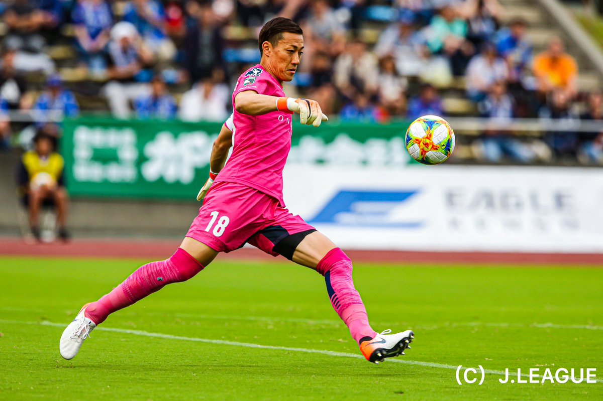 横浜fc 公式 横浜fcの選手を順番に かっこいい写真とともに紹介 No 18 Gk 南雄太 1979年9月30日生まれ 185cm 78kg コメント欄でみなさんからも南選手の紹介 今シーズンの応援コメントをお願いします Yokohamafc 横浜fc みんなで選手紹介
