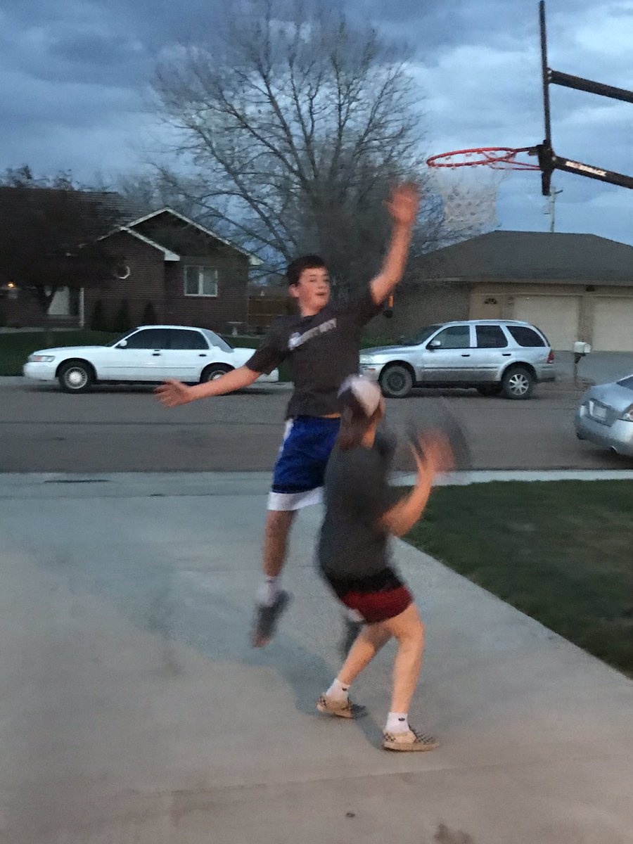 The legend @Macieprice_11 with the quick lesson on the driveway tonight! #SCproud #WeAreSC