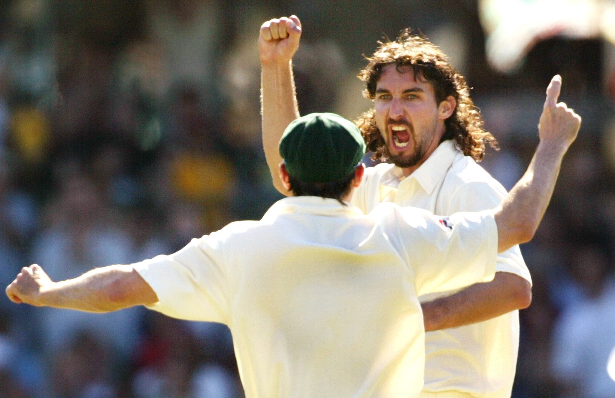 Happy Birthday to Jason Gillespie .
.
Do you remember how celebrated his 31st birthday in 2006? 