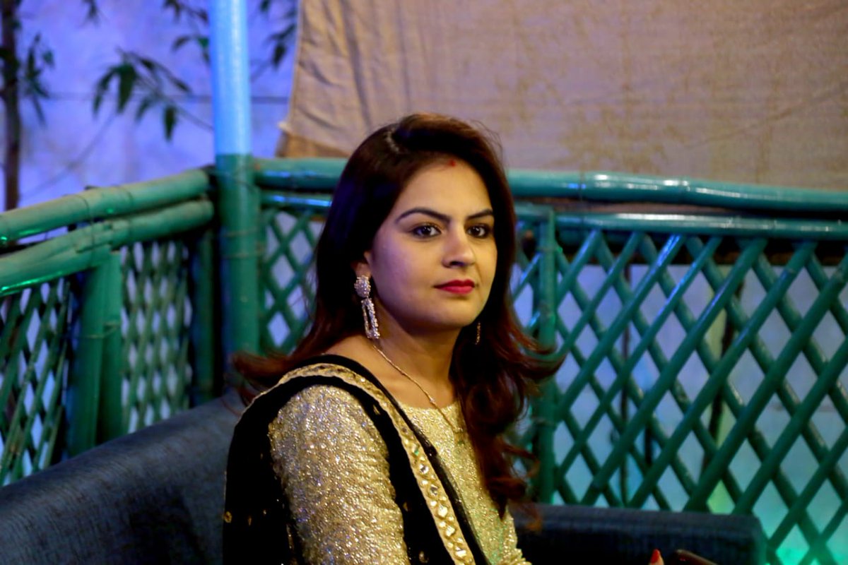 IDivyaChaudhary's tweet photo. अच्छे मित्र, अच्छी किताबें, और चिंता मुक्त अन्तः कारण यही एक आदर्श जीवन है
.
.
.
.......
... #DivyaChaudharyOfficial
.. #DivyaChaudhary
#LivePogram
#goodmorning
... #trustgod 

.Paid Promotion, Show Enquiry Contact 
Mitul Chaudhary:- +917874461599
@premiumbusiness , @DineshKumar5905 https://t.co/hAWoXDW1Tg