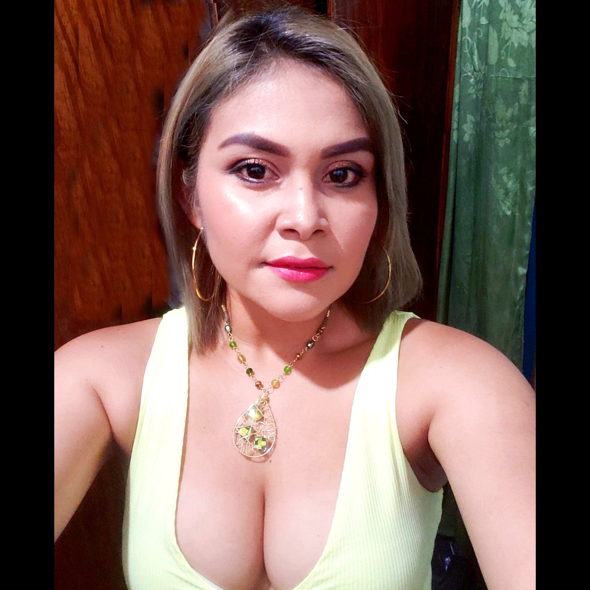 RebeVialesR's tweet photo. #NuevaFotoDePerfil https://t.co/pmf05lc6wH