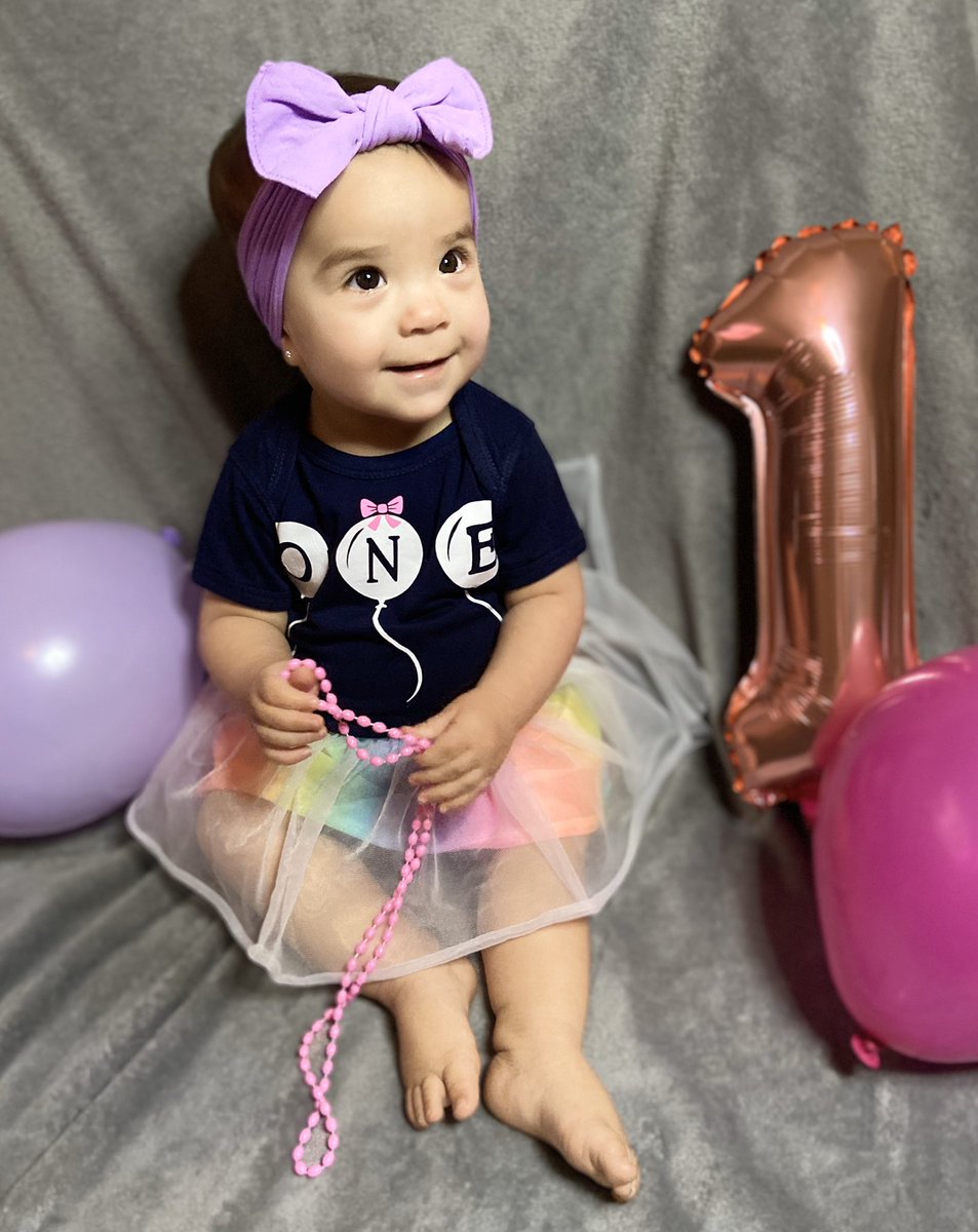 4everMsG_J's tweet photo. Happy 1st Birthday to our baby Princess! 👑 I can’t believe you’re ONE already! 😢 @Agon9494 #yesweareallinApril #toomanybirthdays #TeamSISD #1stBirthday #quarantinebday https://t.co/FrQcbVqM6N