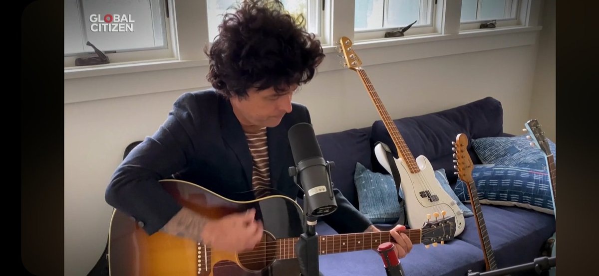 Mary_Dariky's tweet photo. My Love #BillieJoeArmstrong  💚💚💚 https://t.co/e4l2O5W4LL