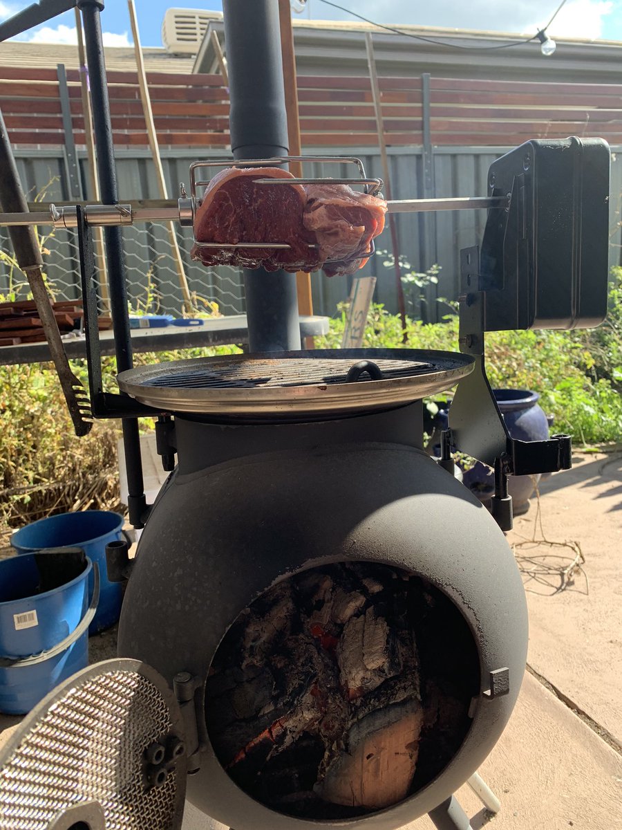 LisasDays's tweet image. Cooking Picanha over the coals #Ozpig #bbq #cookoutside #carnivore #carnivorediet #pichana