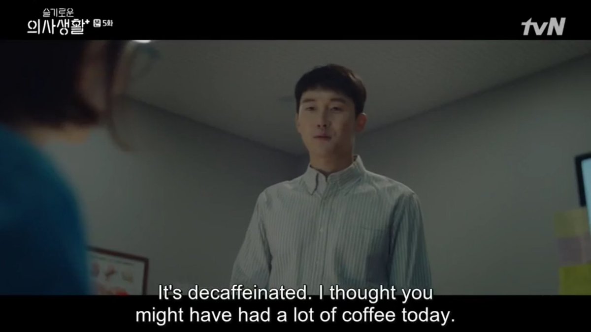 When doctor chihong confessed his feelings you can the flowers & the coffee. REMEMBER THE COFFEE #HospitalPlaylist