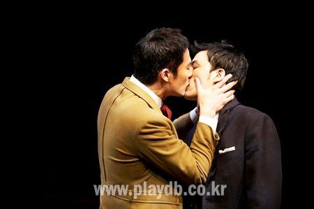 𝙆𝘿𝙍𝘼𝙈𝘼 𝙁𝘼𝘾𝙏 𝙉𝙊. 2do u all know who shared Ji Chang Wook's passionate and controversial kiss?those kisses were shared w/ Kang Ha Neul when they starred together in musical "Thrill Me"in fact, he had more kisses with him than he did with Park Min Young in "Healer"