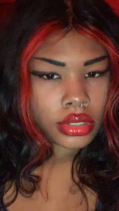 Just a pic or two of your fave ;) https://t.co/wZfOSoaMe5