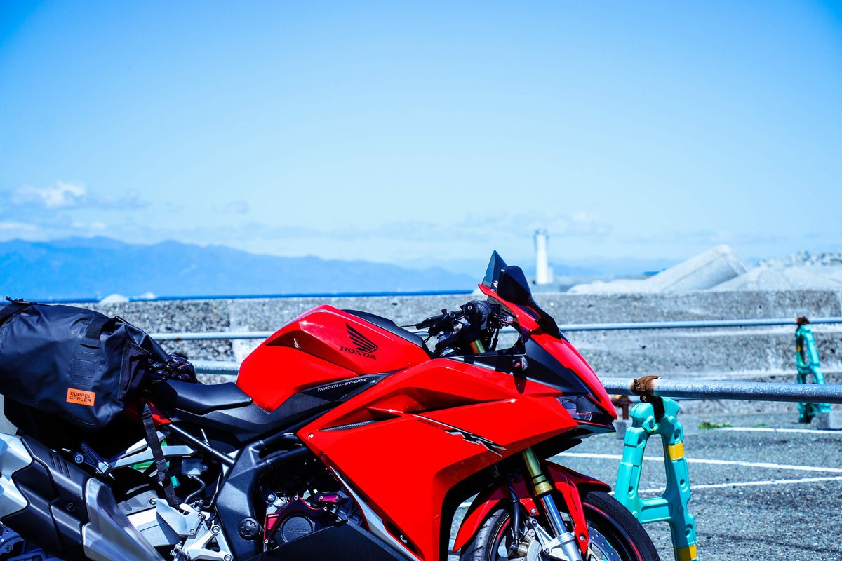 RDRider2's tweet photo. 今日は城ヶ島までソロツー。
ただ人避けのために公営Pが軒並み営業停止してました。
それでも富士山綺麗に撮れたし大満足！
良い気分転換になりました。

#CBR250RR #富士山 #城ヶ島 #ソロツー https://t.co/SZYTJa0DBb