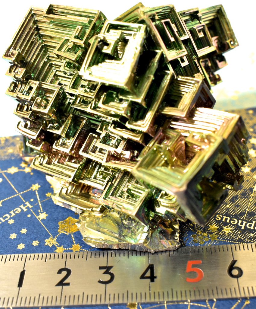 巨大ビスマス結晶 巨大ビスマス結晶