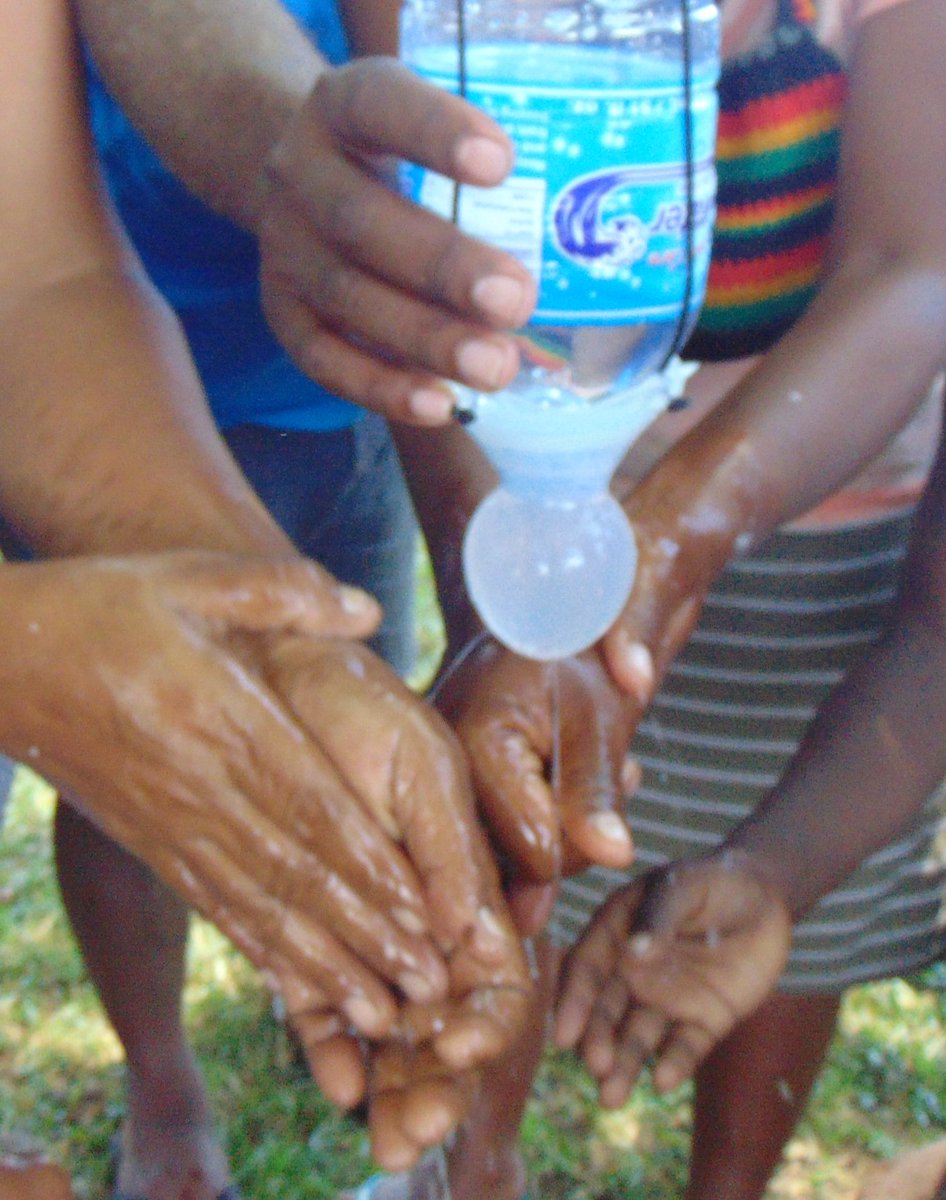 RotaryHHFH's tweet photo. @RotaryNM 🖐️🚰 #rotary #handwashing #behaviourchange project #handhygieneforhealth WATCH VIDEO https://t.co/uKEEDPh8e0 https://t.co/HtUOzsVYKT with #SPATAP Portable Tap making communities hygienic instantly https://t.co/7X3H0SlUB7  info@handhygieneforhealth.org #COVID19 https://t.co/7ifwRIzqsz