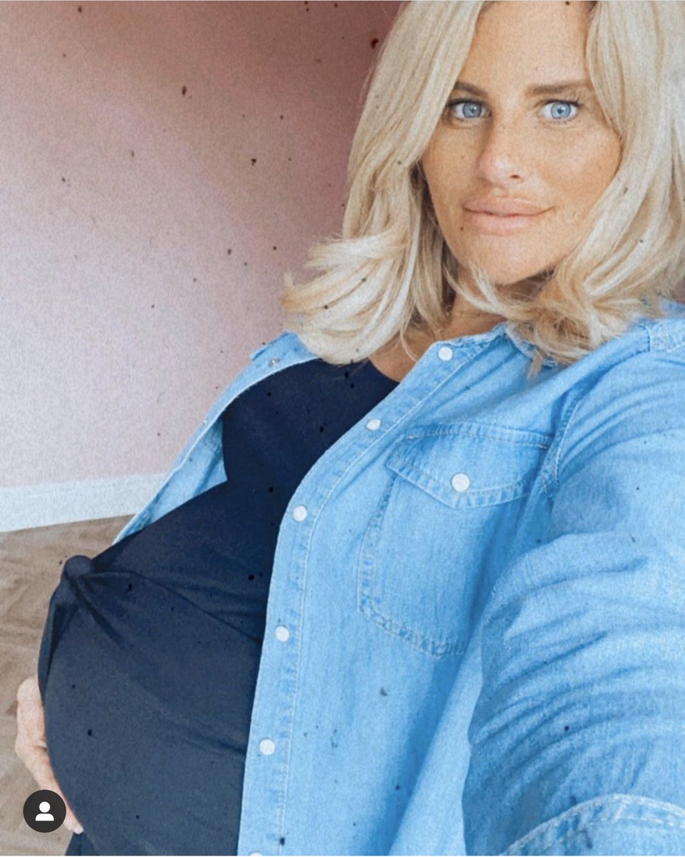 Nursery Decorated &amp; Ready 👶🏻💕 
This Bump Is So Ready Too ☺️ 
#mummatobe #eeeek