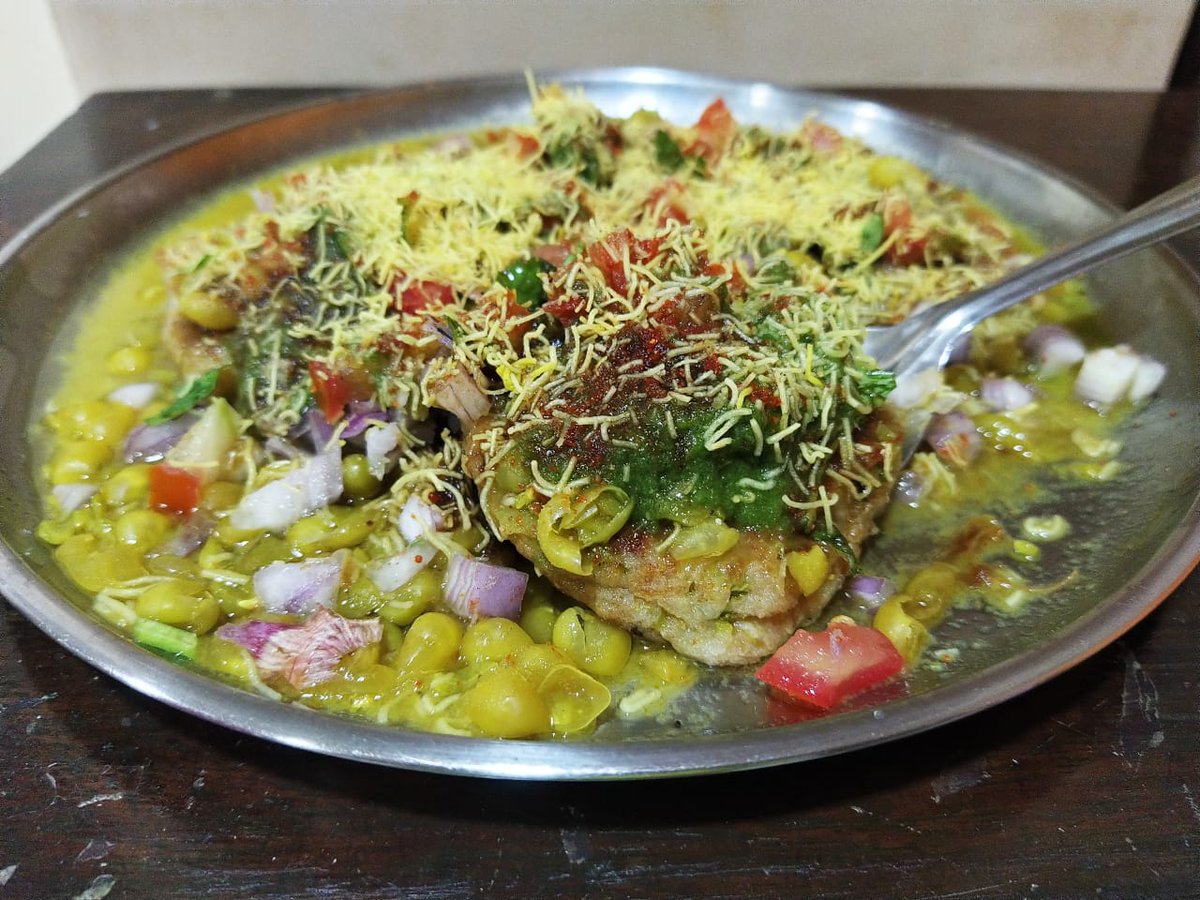 AHaldipurkar's tweet photo. @thecorpcommguy @Sanaj07 @TweetsAnup @amithpr @hemantgaule @dhempe @amandhall25 @mokshjuneja @saraswati1984 @SaranshGoila @TheVikasKhanna Wow looks yummy. Well we tried with lot many new recipes right from #kfc #ricebhakari #muttonrassa #komdiwade #ragdapattice https://t.co/7nyyOy3CHz