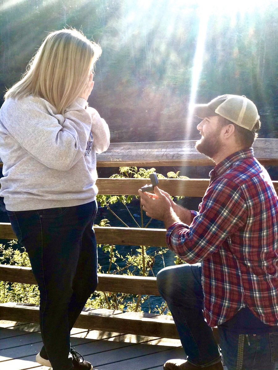 talkativejenn's tweet photo. I’M GETTING MARRIED!!!! ❤️💍 https://t.co/VeFpy2sWKb