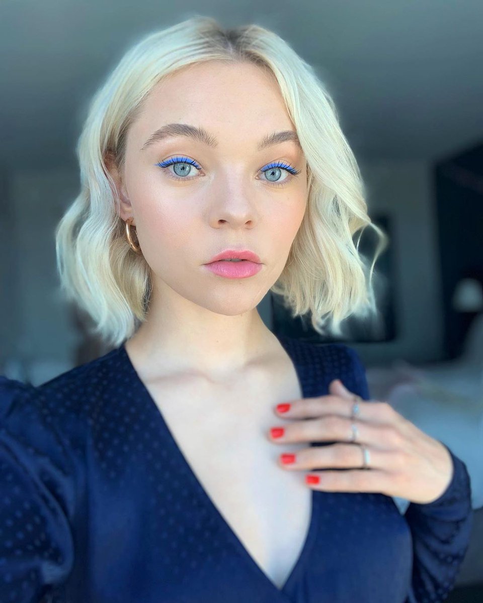 taylor hickson as different colored sunsets; a thread
