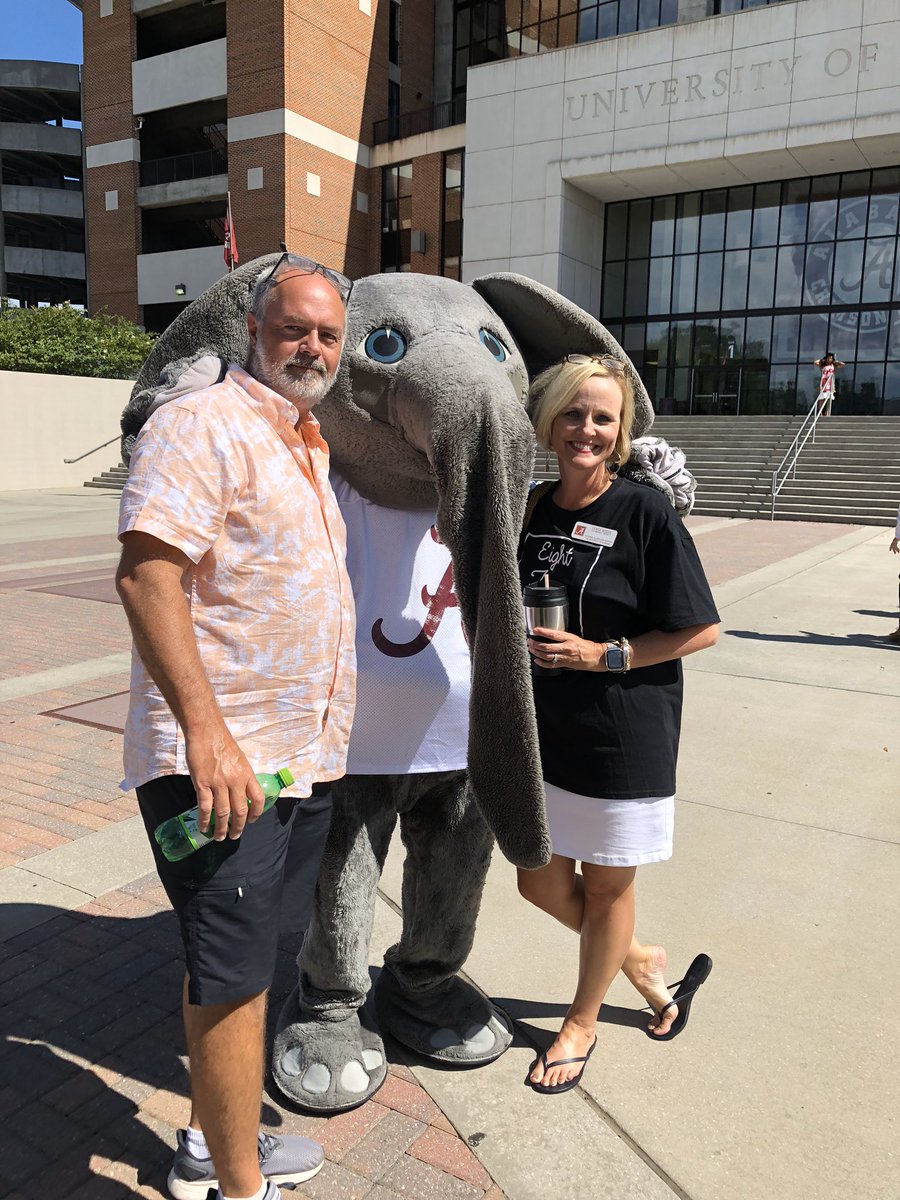 Dr_Denise_Woods's tweet photo. So sad that we werenβt able to be in Tuscaloosa today, but thankful for a healthy family! Looking forward to the day when I can hug @UA_Big_Al again... #stilltidetogether #ADayAtHome #RTR @UAAlumniAssoc https://t.co/5JHvwbJ0qQ