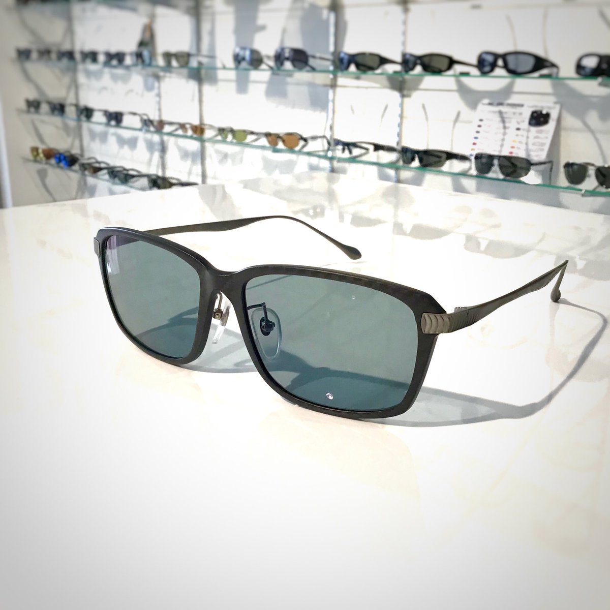 Eaudevie Osaka Talex 製ではあるものの フィッシング偏光グラスブランド Zeque でのみ取り扱いが許される マスターブルー カラー 海水との相性が抜群で アングラー に人気が高い 普段にもブルーカラーが爽やかで タレックス 偏光レンズ