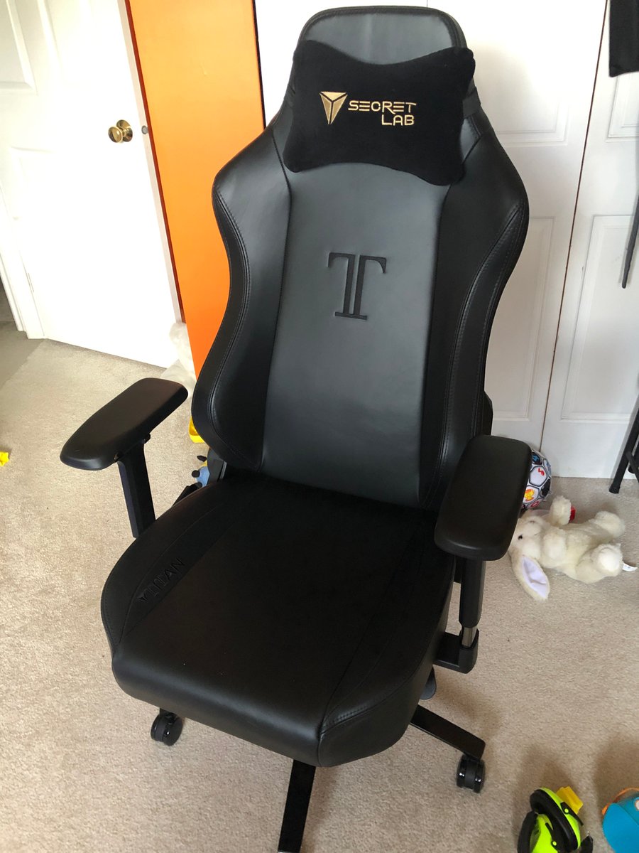 JoeBoxr's tweet image. Got the Secretlab Titan NAPA. So far so good! #secretlab