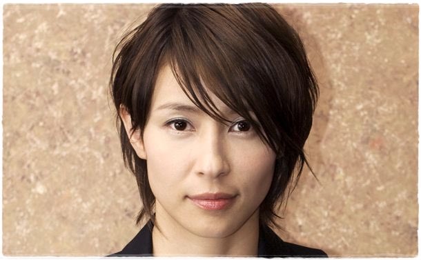 サイガ 下手の猫好き 多分何を言ってるか意味がわからないと思うけど 俺の中で水野美紀と水野真紀のイメージが逆なんだよな 水野美紀は マキっぽい顔 だし 水野真紀は ミキっぽい顔 なんだよ いや本当自分でも何言ってんだろうって思うんだけど