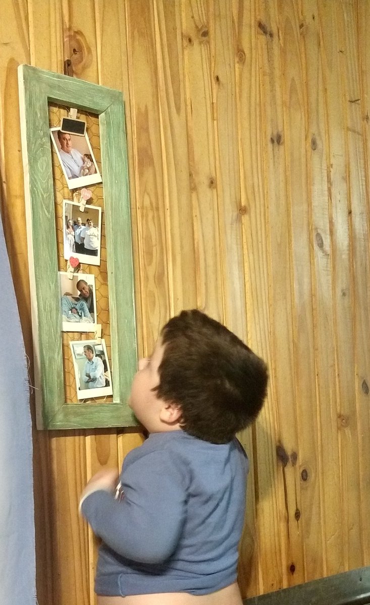 Hoy mi hijo me rompió el corazón viendo las fotos de su Nono.. Cuánta falta nos haces Nono una de las mejores personas que me cruce en esta vida. Siempre te voy a llevar en mi corazón.
