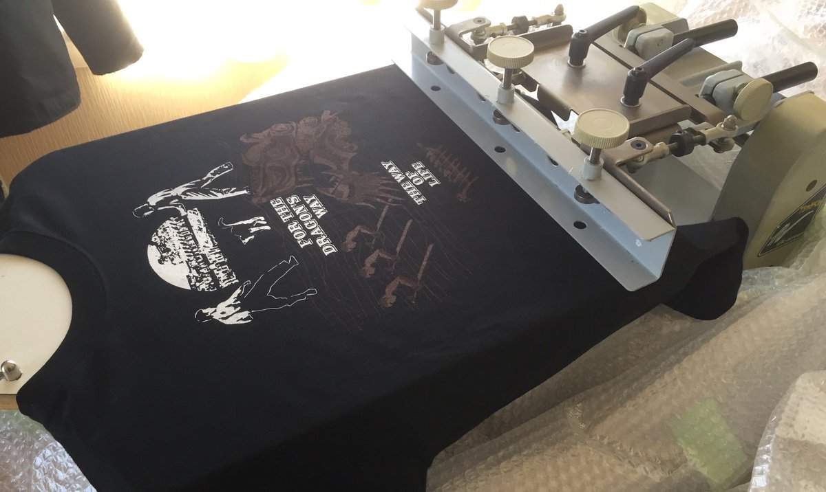 Macleod マクラウド A Twitteren Tシャツ印刷機 中古のtシャツくんプロが届く やっと買えたなぁ 同業の方からすると え Tシャツくんなんか使ってるの という感じだろうなぁ