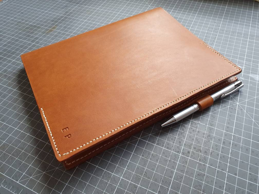 SandraPoppys1's tweet image. Personalised Leather Journal, Custom Leather Journal tuppu.net/efbcbc92  #PersonalizedJournal