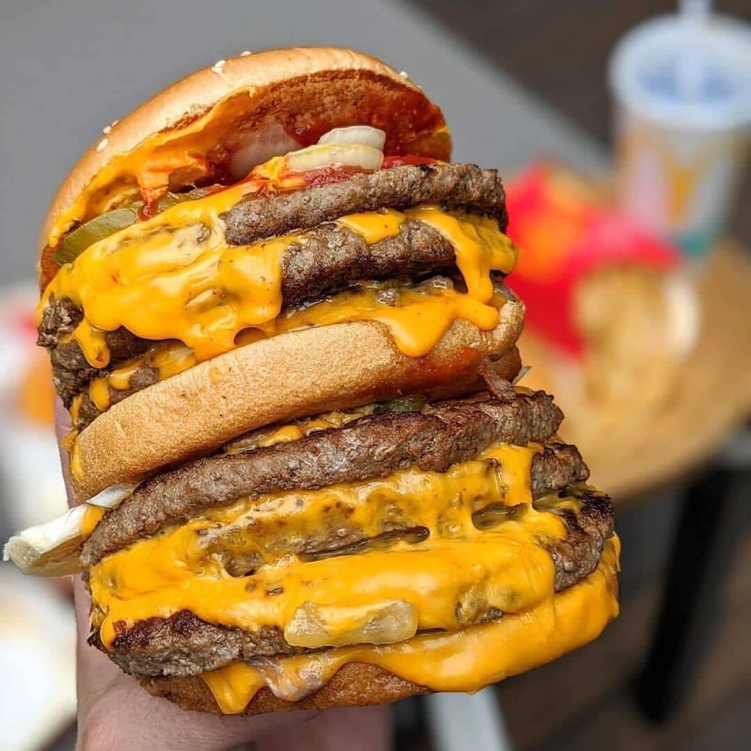 MCD mana boleh dapat burger macam ni? 🤔🤤🤤🤤