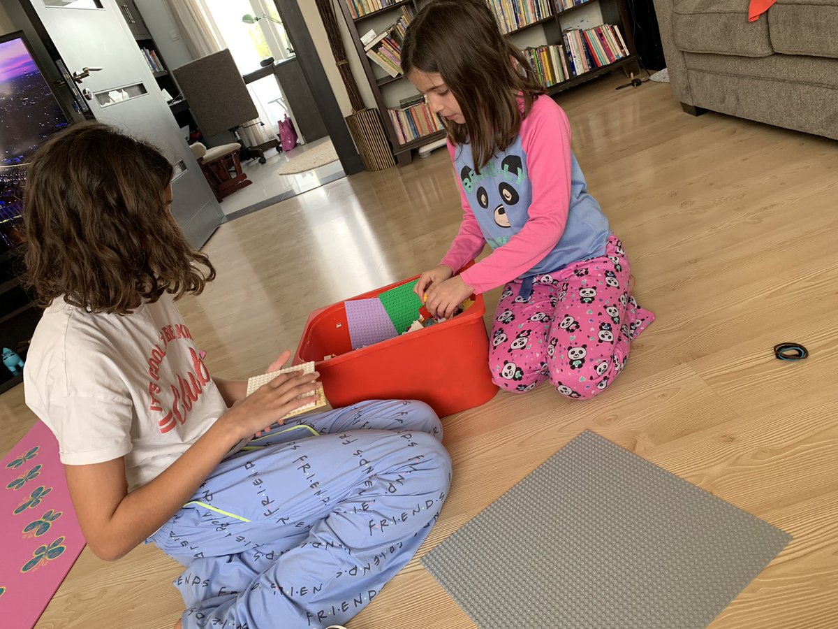 tarawaudby's tweet image. Kicking off #RVISionaries specialist week with a #STEAM challenge; how can we build a LEGO catapult? #ignitepassions #collaboration #communityconnections #issedu @rvis_bh @level5bahrain