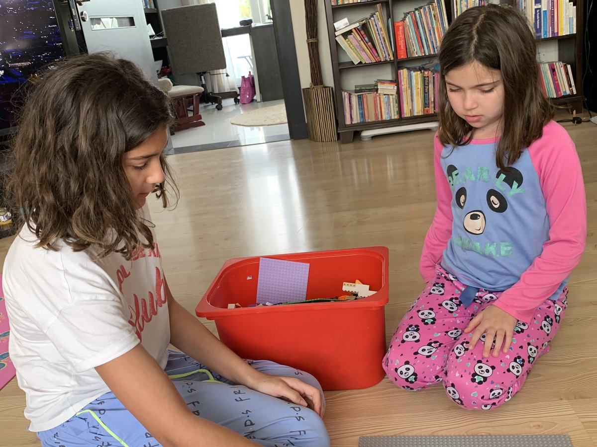 tarawaudby's tweet image. Kicking off #RVISionaries specialist week with a #STEAM challenge; how can we build a LEGO catapult? #ignitepassions #collaboration #communityconnections #issedu @rvis_bh @level5bahrain