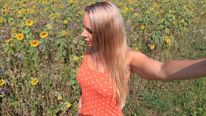 Rufe mich jetzt auf meiner Hotline an unter 09005001169009 ( 2,99&euro;/min aus dem dt. Festnetz / Mobilfunkpreise<a href="/tag/garten"class="tags"><span>#garten</span></a><a href="/tag/stayathome"class="tags"><span>#stayathome</span></a><a href="/tag/balkonien"class="tags"><span>#balkonien</span></a><a href="/tag/wirbleibenzuhause"class="tags"><span>#wirbleibenzuhause</span></a>