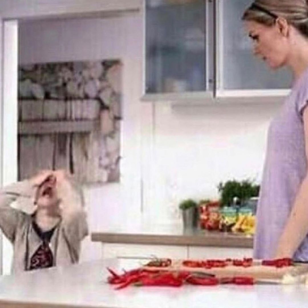 zaingls's tweet image. O TANTO QUE EU TO RINDO COM ESSA SEQUÊNCIA KKKKKKKKKKKK