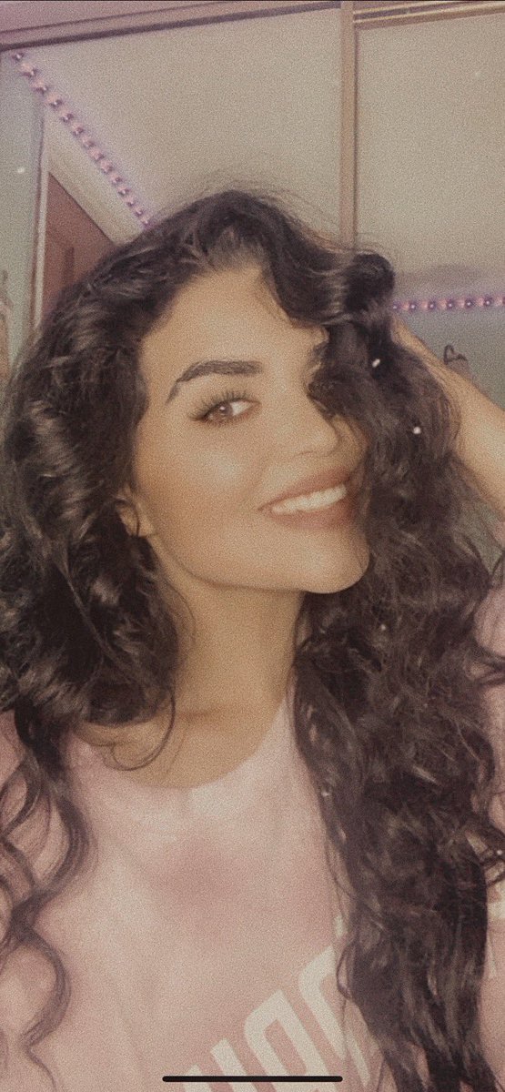 sheslexa's tweet photo. Imma start wearing my hair more like this from now on 🪐 https://t.co/CyxDye2M1C