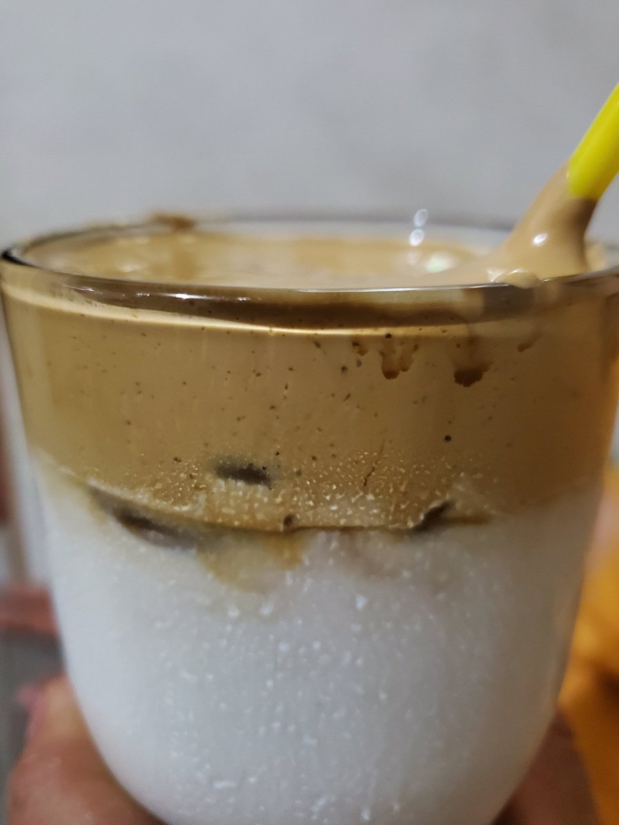 daliamolvera's tweet photo. #DalgonaCoffee #CafeDalgona el café espumoso más fácil de preparar y consentir a mi novio #easyrecipes https://t.co/WZFARfcu6U