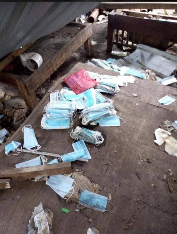 EApampa's tweet photo. En pagne ou en tissu ou élément réutilisable ne touchez rien dans la rue, pire ... pas pour les lavé, séché et revendre.Ce message s'adresse aussi aux parents, parlez à vos enfants. Ne jamais voir un cache-nez jetté par terre, le ramassé pour s'amuser. https://t.co/JcaQgTnXxQ